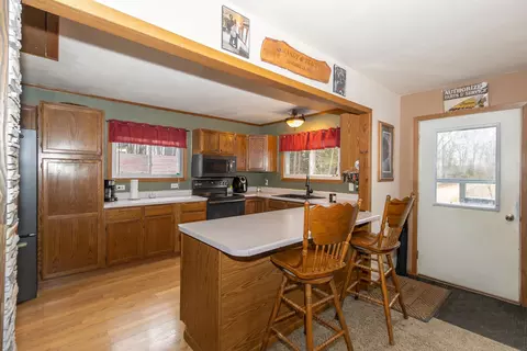 Kitchen - 168799 Ringle Ave, Ringle, WI 54471 photo 2 of 4