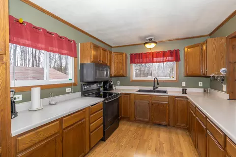 Kitchen - 168799 Ringle Ave, Ringle, WI 54471 photo 3 of 4