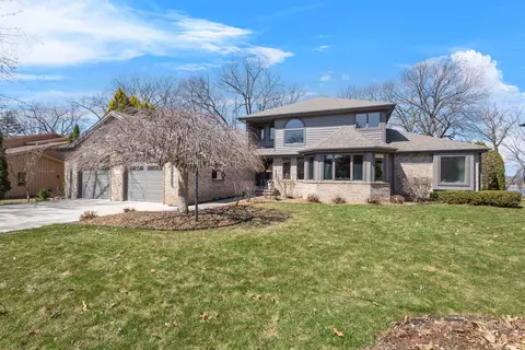 1832 Lakeshore Dr, Menasha, WI 54952
