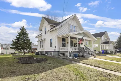 Exterior - 1109 W Harris St, Appleton, WI 54914 photo 4 of 6