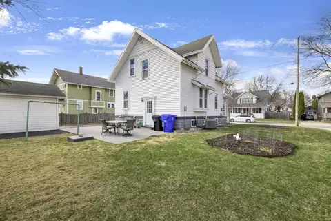 Exterior - 1109 W Harris St, Appleton, WI 54914 photo 1 of 6