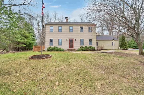 3351 Oak Forest Dr, Green Bay, WI 54313
