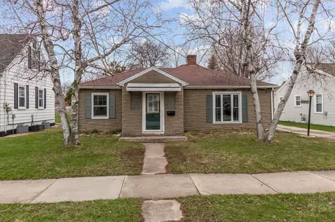 832 Depere St, Menasha, WI 54952