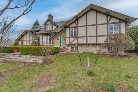 3000 Edgemere Dr, Appleton, WI 54915