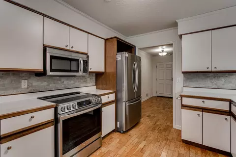 Kitchen - 2193 Sunrise Dr #6A, Appleton, WI 54914 photo 3 of 6