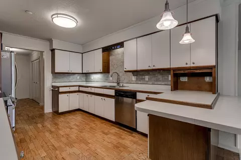Kitchen - 2193 Sunrise Dr #6A, Appleton, WI 54914 photo 4 of 6