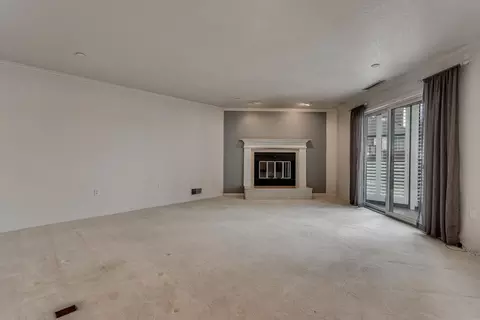 Living - 2193 Sunrise Dr #6A, Appleton, WI 54914 photo 7 of 10
