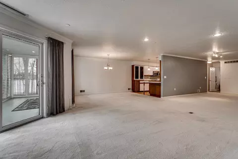 Living - 2193 Sunrise Dr #6A, Appleton, WI 54914 photo 2 of 10