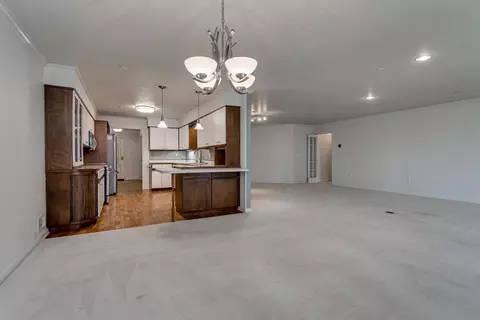Living - 2193 Sunrise Dr #6A, Appleton, WI 54914 photo 1 of 10