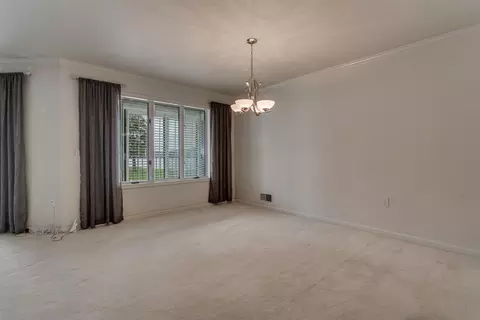 Living - 2193 Sunrise Dr #6A, Appleton, WI 54914 photo 9 of 10