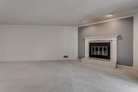 Living - 2193 Sunrise Dr #6A, Appleton, WI 54914 photo 6 of 10