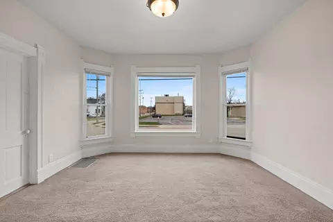 Living - 802 E Hancock St, Appleton, WI 54911 photo 1 of 6