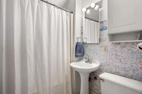 Bath - 526 N Vine St, Appleton, WI 54911 photo 2 of 2