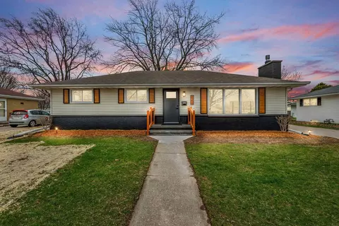 621 11th St, Menasha, WI 54952