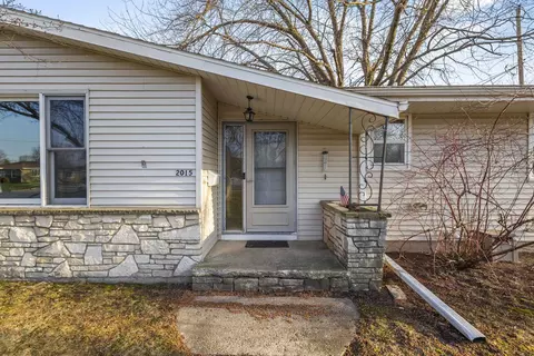 Exterior - 2015 E Forest St, Appleton, WI 54915 photo 2 of 4