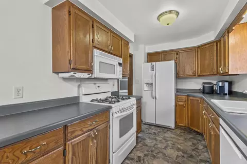 Kitchen - 2015 E Forest St, Appleton, WI 54915 photo 2 of 5