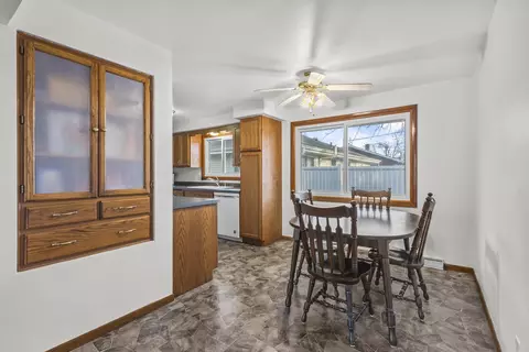 Dining - 2015 E Forest St, Appleton, WI 54915 photo 1 of 2