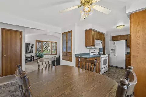 Dining - 2015 E Forest St, Appleton, WI 54915 photo 2 of 2