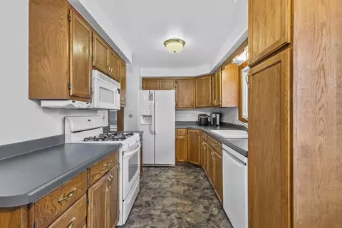Kitchen - 2015 E Forest St, Appleton, WI 54915 photo 1 of 5