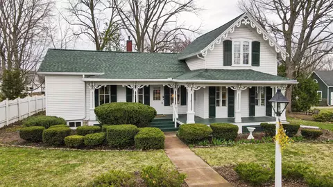 319 E Beacon Ave, New London, WI 54961
