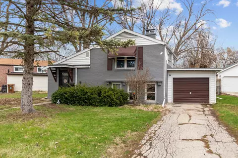713 Carver Ln, Menasha, WI 54952