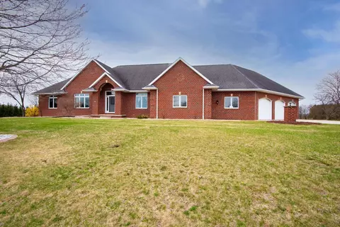 314 6th St, Casco, WI 54205