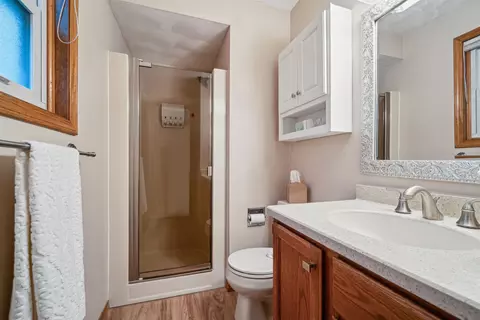 Bath - 3311 S Bob O Link Ln, Appleton, WI 54915 photo 1 of 2