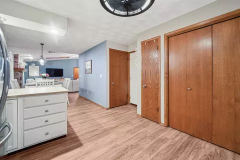 Entry Way - 3311 S Bob O Link Ln, Appleton, WI 54915 photo 2 of 2