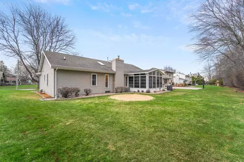 Exterior - 3311 S Bob O Link Ln, Appleton, WI 54915 photo 4 of 6