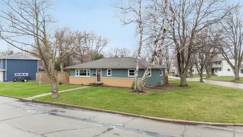 1407 Bartell Dr, Appleton, WI 54914