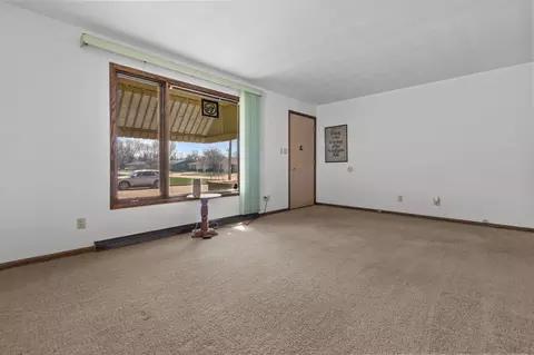 1638 W Pershing St, Appleton, WI 54914 photo 3