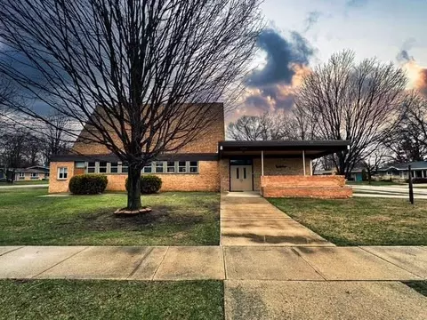 1704 32nd Ave, Menominee, MI 49858