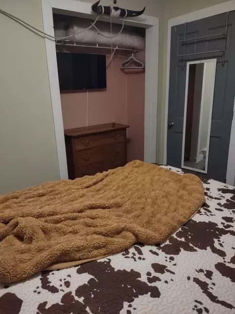 Bedroom - 5722 Springbrook Rd, Omro, WI 54963 photo 2 of 5