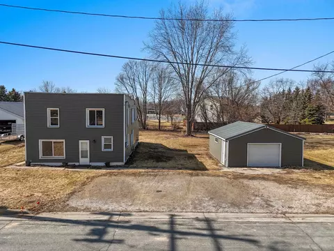 6810 Bunker Hill Rd, Greenleaf, WI 54126