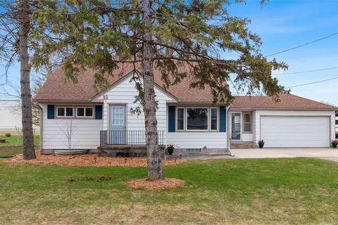 701 W Greve Ct, Hilbert, WI 54129