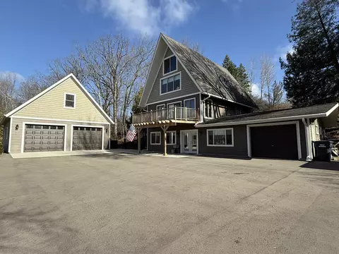 w4302 Nabor Road, Cecil, WI 54111