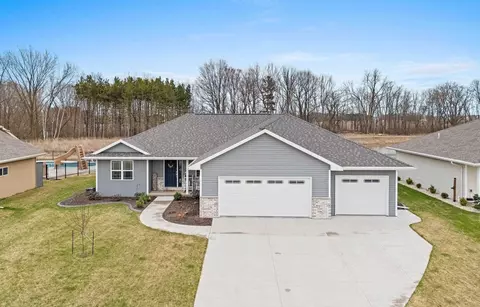 1644 Marie Ln, Green Bay, WI 54313