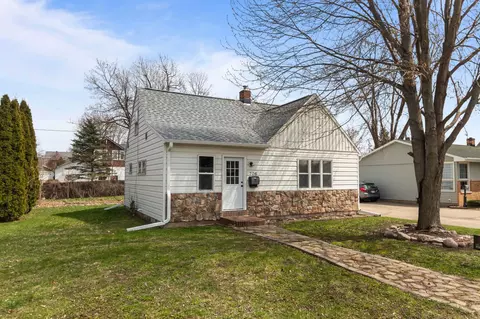 706 S Shawano St, New London, WI 54961