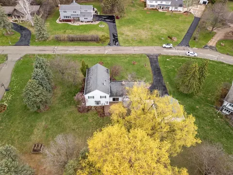 View/Area - 38 Meadowbrook Ct, Appleton, WI 54914 photo 2 of 4