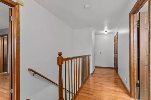 Entry Way - 38 Meadowbrook Ct, Appleton, WI 54914 photo 6 of 7