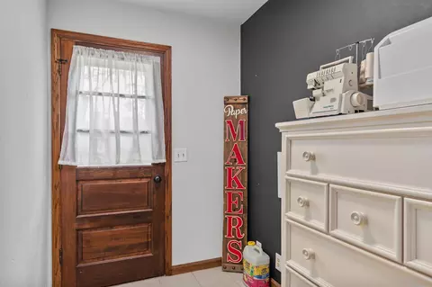 Entry Way - 38 Meadowbrook Ct, Appleton, WI 54914 photo 3 of 7