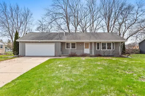 1507 Cormier Rd, Green Bay, WI 54313