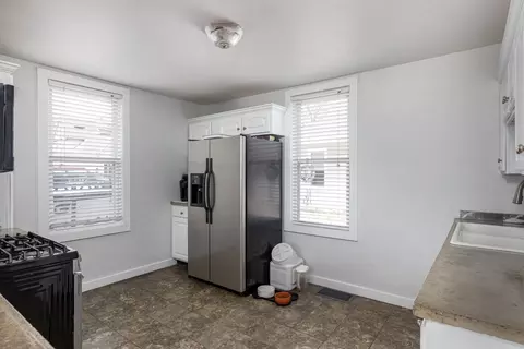 521 N Lawe St, Appleton, WI 54911 photo 4