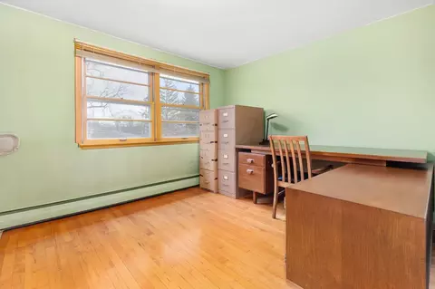 Bedroom - 901 E Grant St, Appleton, WI 54911 photo 8 of 10
