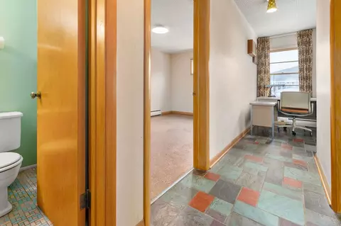 Entry Way - 901 E Grant St, Appleton, WI 54911 photo 4 of 5