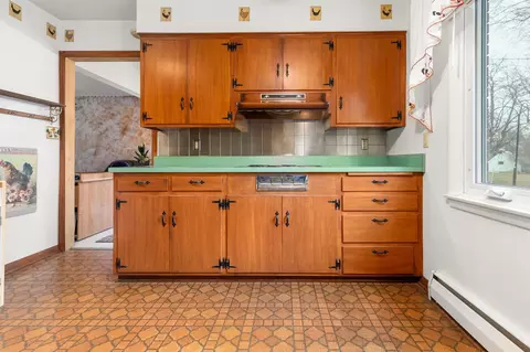 Kitchen - 901 E Grant St, Appleton, WI 54911 photo 1 of 5