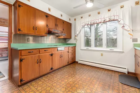 Kitchen - 901 E Grant St, Appleton, WI 54911 photo 5 of 5