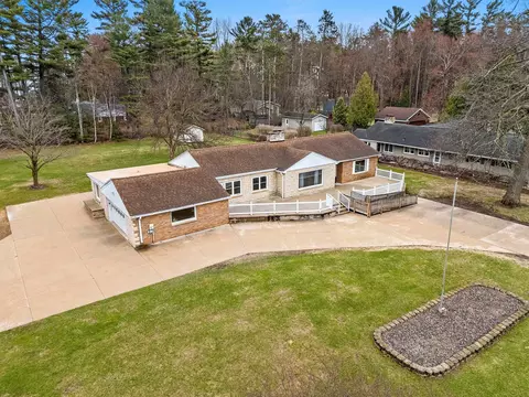 w491 Oakwood Beach Road, Marinette, WI 54143