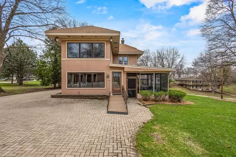 Exterior - 218 E Lincoln St, Appleton, WI 54915 photo 11 of 18
