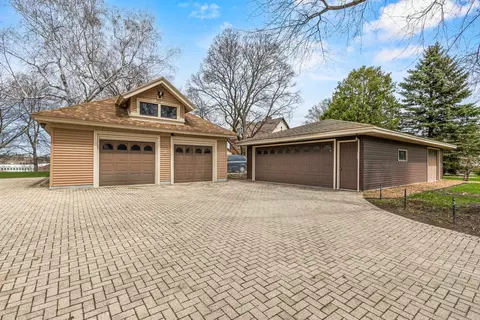 Exterior - 218 E Lincoln St, Appleton, WI 54915 photo 9 of 18
